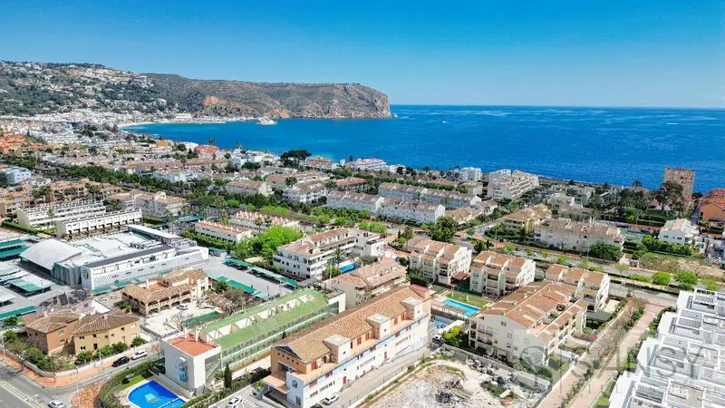 Apartamento 3 dormitorios 2 baños en Jávea con piscina