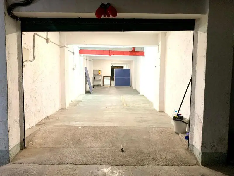 Almacén en venta en Granada junto Camino Ronda 60m2