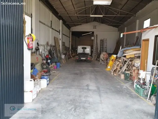 Nave Industrial 700m2 con Terreno 1000m2 - Dos Baños y Despachos