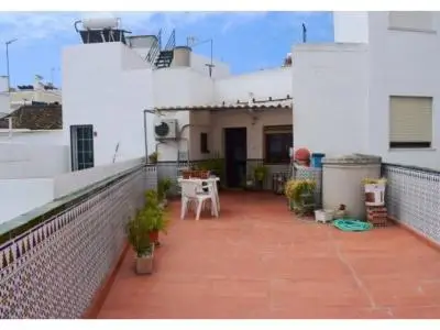 Casa con Local Comercial en Nerja Centro