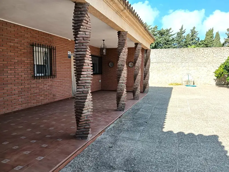 Chalet en Marquesado Chiclana 4 Dorm 2 Baños Parcela 4441m2