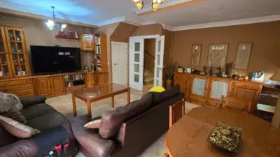 Chalet pareado en venta en Montequinto