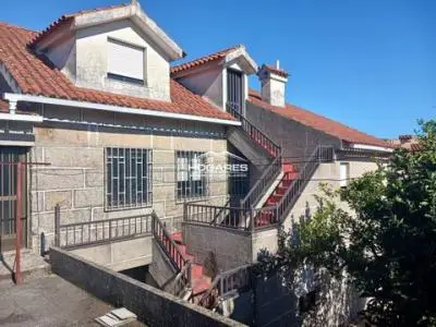 Casa de Piedra con Dos Viviendas Independientes en A Garrida Valladares
