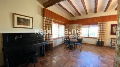 Finca en Albaida con Piscina Olimpica y 6 Habitaciones