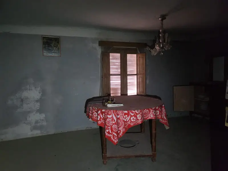 Casa en venta. Casa situada en el emblemático pueblo de Alquezar, con terreno anexo a la casa y 3 alturas construidas.