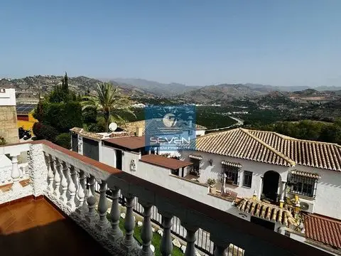 Chalet en Venta Los Pinos Almuñecar 3 Dormitorios Piscina y Barbacoa