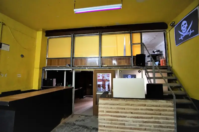 Venta Local Comercial con Patio en Avenida de Chapí Elda
