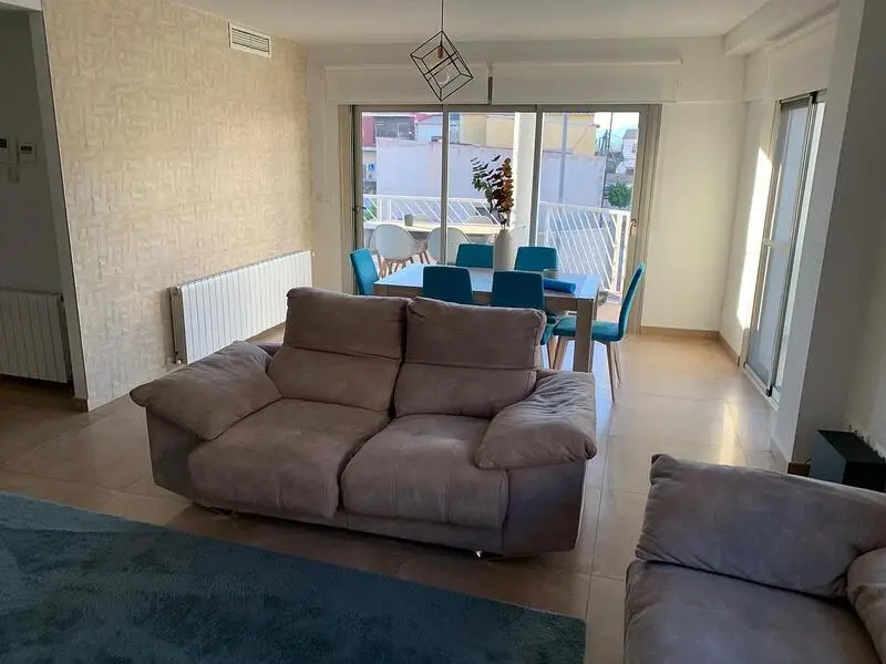Adosado Reformado en Dolores 4 Dormitorios Solarium