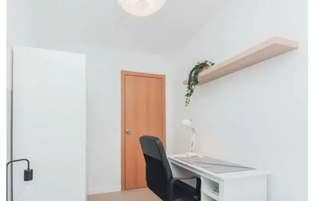 Habitaci
ón 90m
² Reus Estancia Media Larga