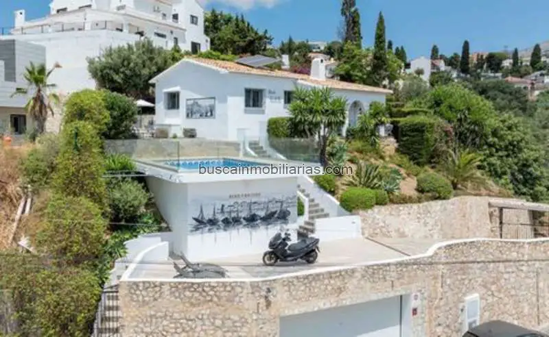Villa en Torreblanca con Vistas al Mar y Piscina Privada