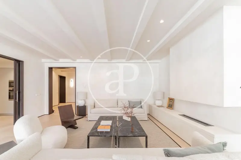 Apartamento en venta en Almagro, Madrid ciudad, Madrid