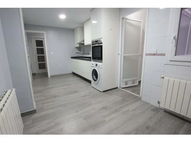 Piso Reformado Cerca Palacio Congresos 4 Habitaciones 2 Baños