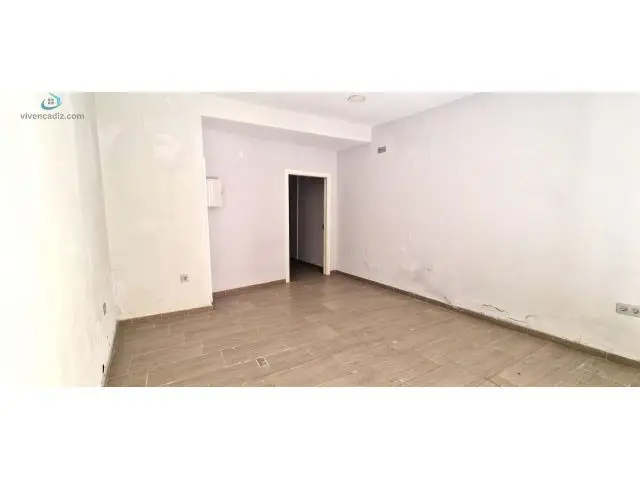 Local Comercial en Cadiz Centro 50m2 Alta Visibilidad