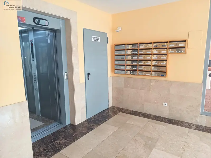 Ático Dúplex con Piscina y Terraza en Urbanización Cerrada