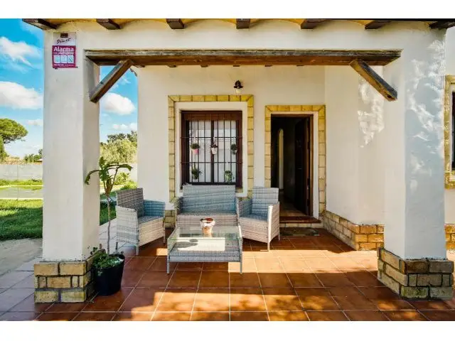 Chalet con Piscina y Jardin en Chiclana de la Frontera