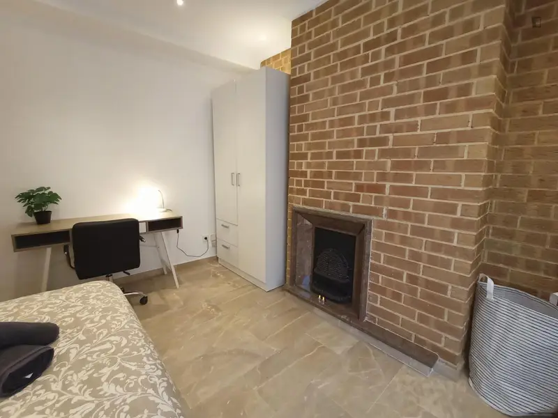 Habitación doble, con balcón, en un piso de 4 habitaciones