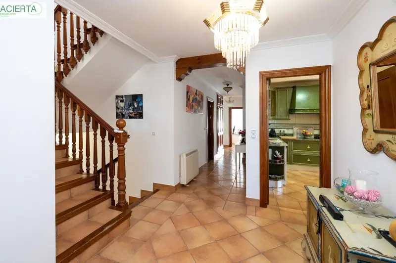 Venta Chalet de Lujo en La Zubia 700m2 Solar 345m2 Construidos