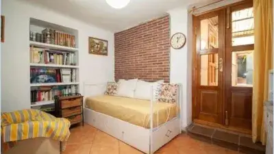 Casa adosada en Guadix con jardin y garaje