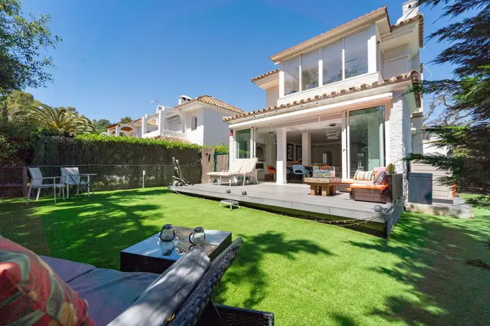 Villa de 3 Dormitorios en Venta en Calahonda Mijas Costa