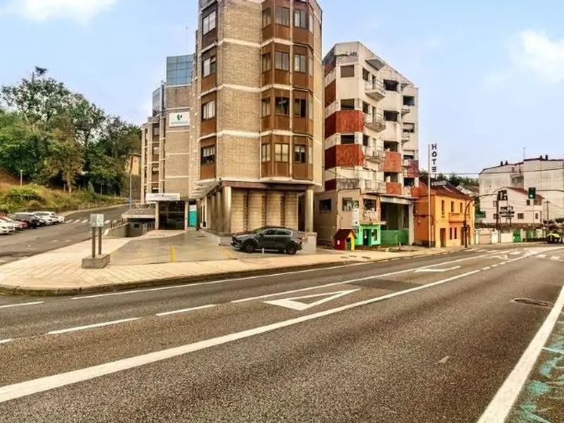 Venta Terreno con Edificaciones en Poio Pontevedra