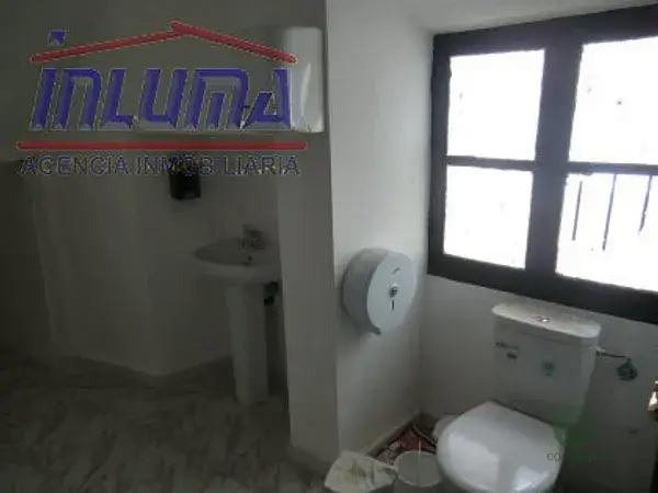 Planta Baja en Esquina con Patio - Ideal Residencial u Oficina