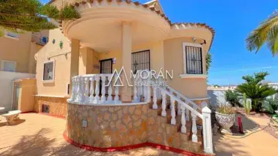 Chalet en venta en Calle Aguirre Lo-Ciudad Comunic