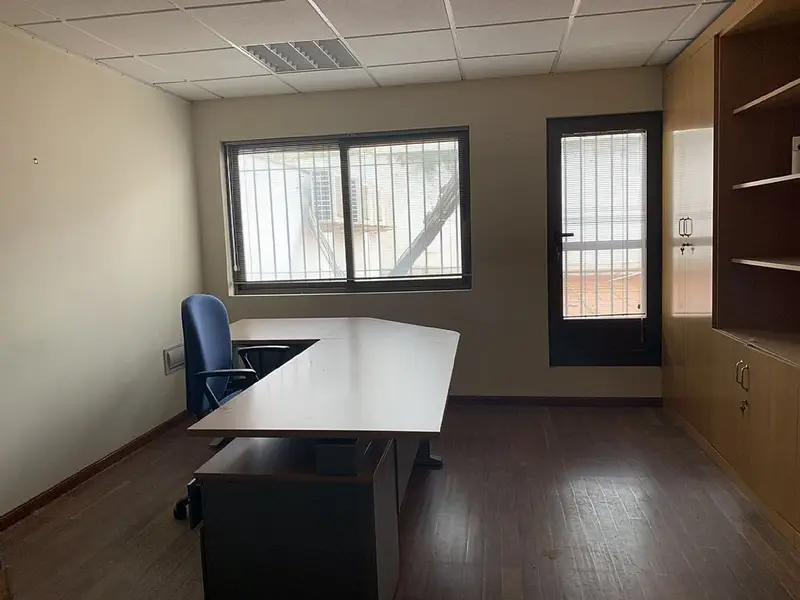 Local 210m2 2 Banos Patio Badajoz
