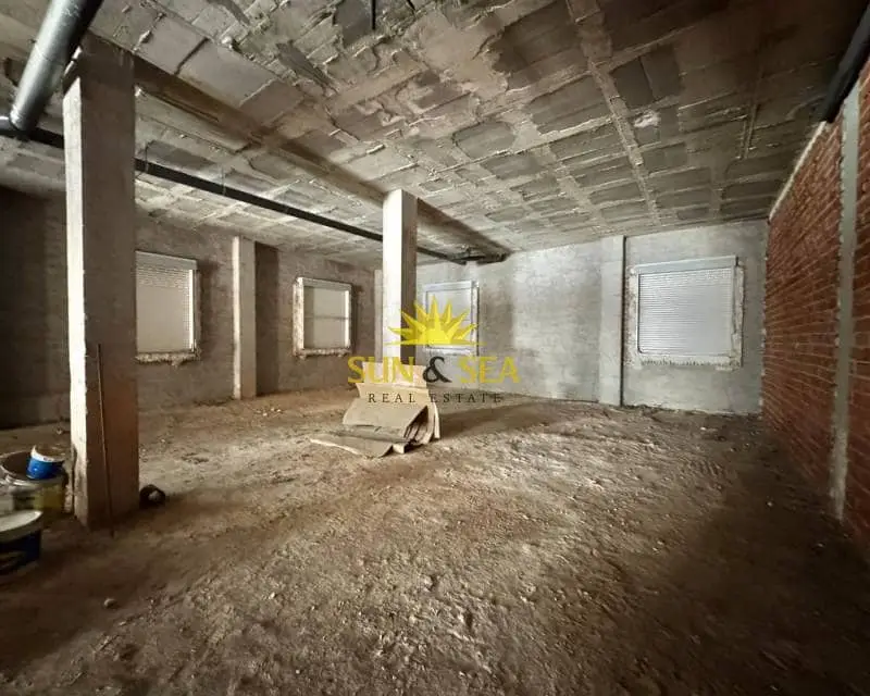 Local Comercial en Zeneta Murcia 120m2 Para Reformar