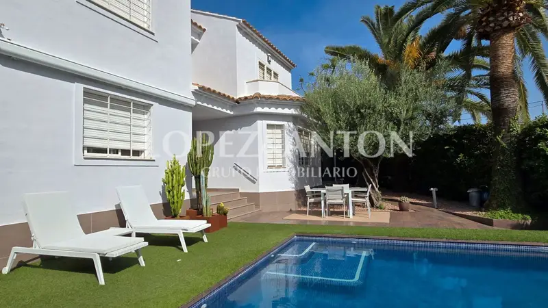 Chalet en Venta en L Eliana Valencia Jardin Piscina Barbacoa