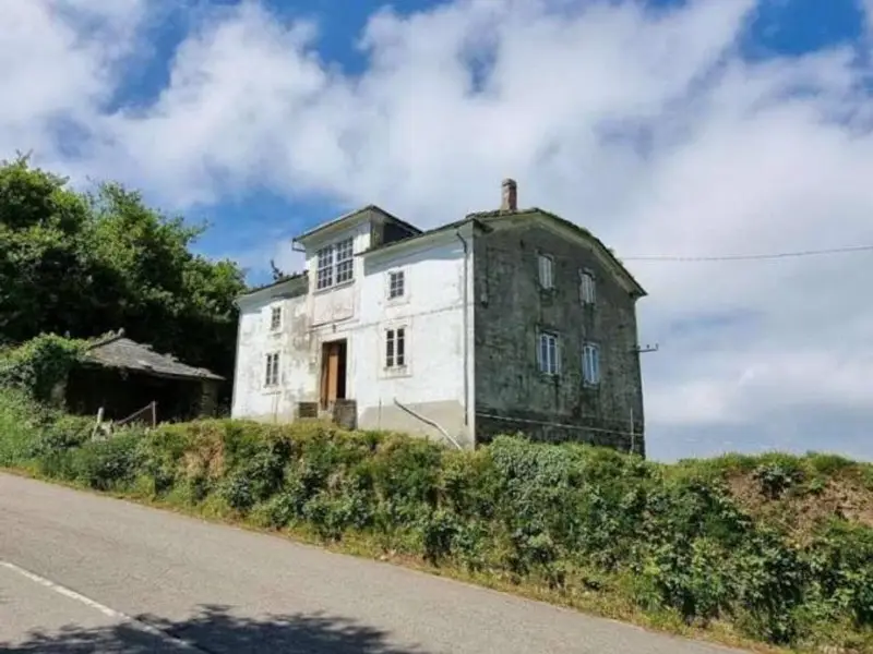 Chalet en Boal para reformar con finca de 1800m²