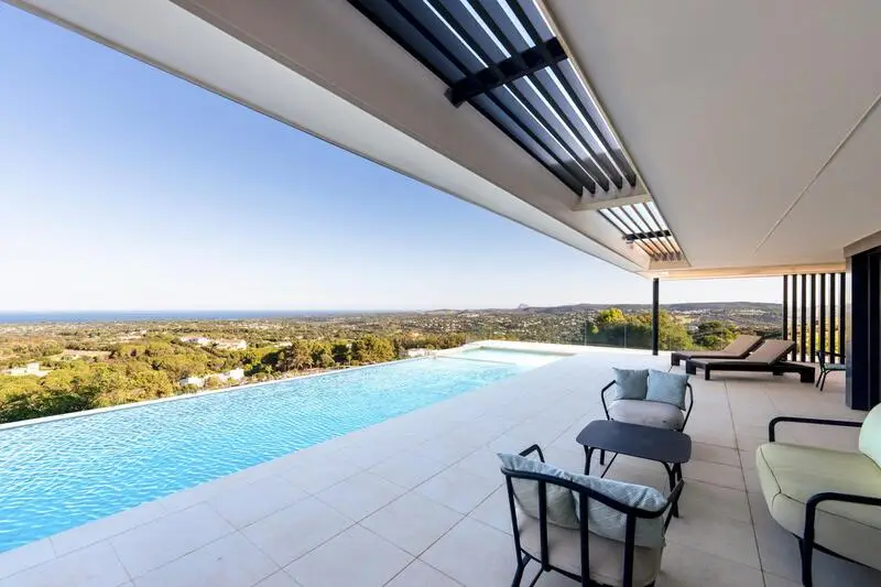 Villa de Lujo Contemporanea en Sotogrande con Vistas al Mar