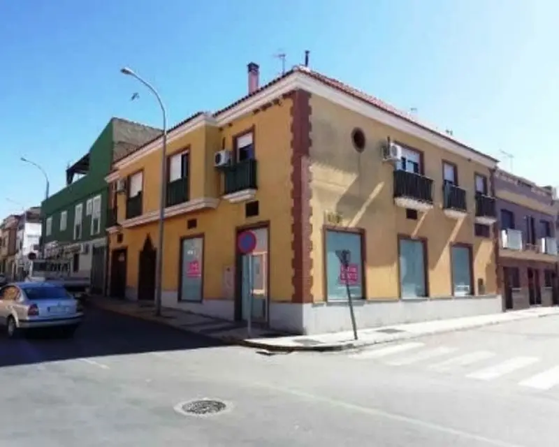 Local en venta en Badajoz 258m2 3 banos