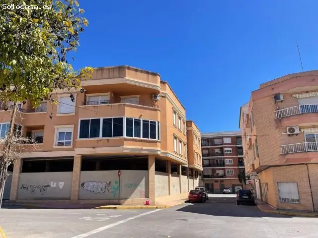 Amplio Piso Exterior, Soleado, En El Centro De Los Montesinos