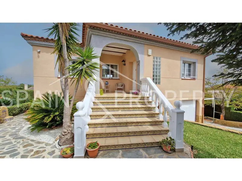 Chalet en Venta Turis Valencia 5 Dormitorios Piscina