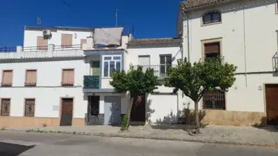 Chalet en Venta para Reforma Integral Junto a Parque