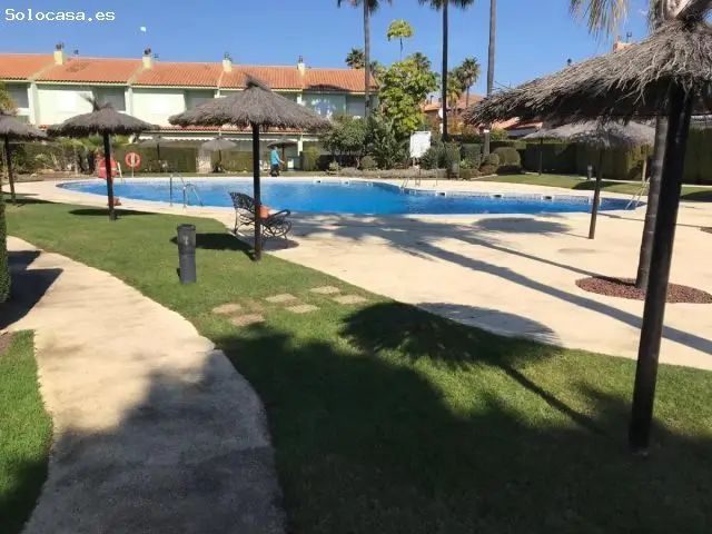 Preciosa Adosada En Club De Golf