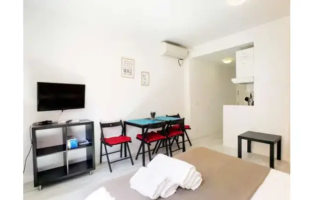Estudio en Lavapiés Madrid - Amueblado y Cercano al Metro