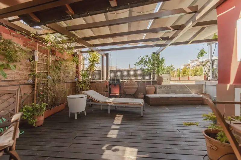 Atico de Lujo en Granada Centro con Piscina y Terraza