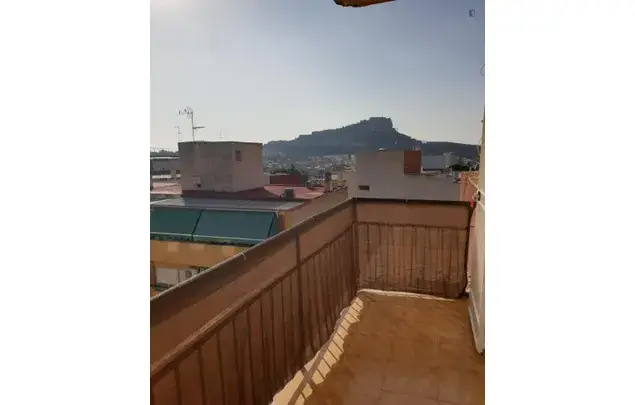 Alquiler Apartamento 3 Dormitorios Sant Roc Terraza Vistas Castillo