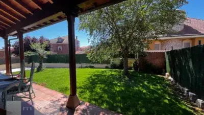 Chalet Pareado en Venta Trobajo del Camino Ideal Familias