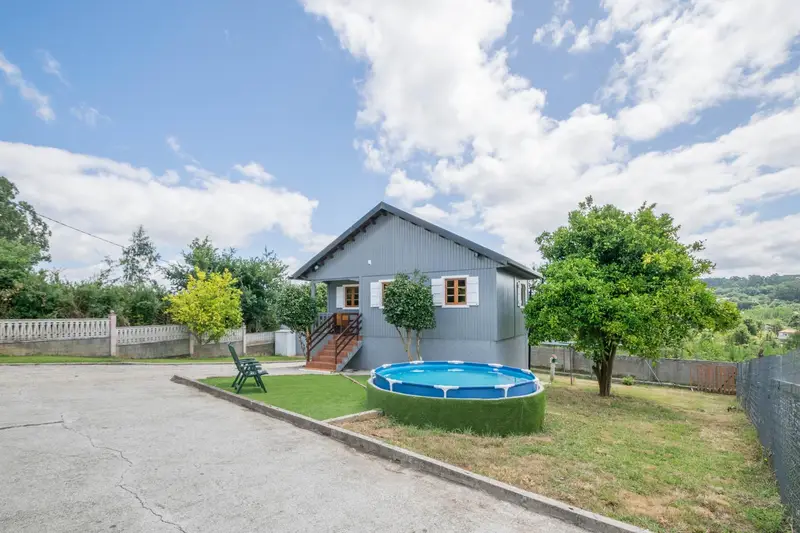 Casa con Piscina en Anceis Cambre
