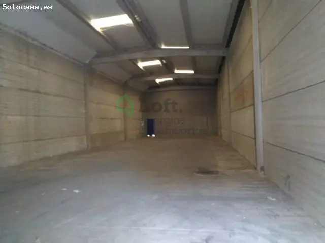 Nave Industrial En El Polígono El Nevero De Badajoz
