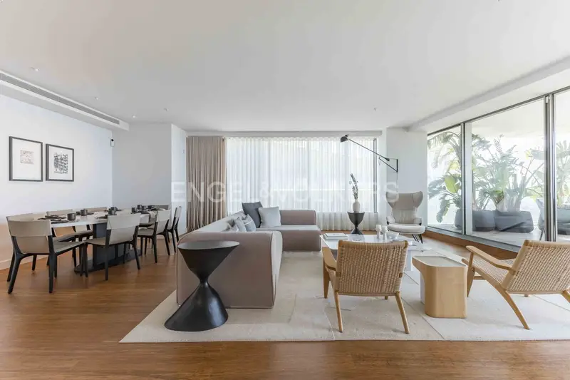 Apartamento de Lujo en Diagonal Mar con Vistas al Mar