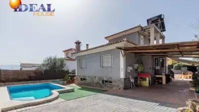 Chalet en Venta en Albolote con Piscina y 4 Dormitorios
