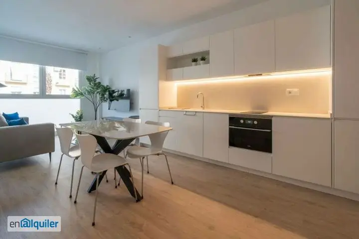 Estudio en Valencia Centro: Confort y Estilo en el Casco Antiguo