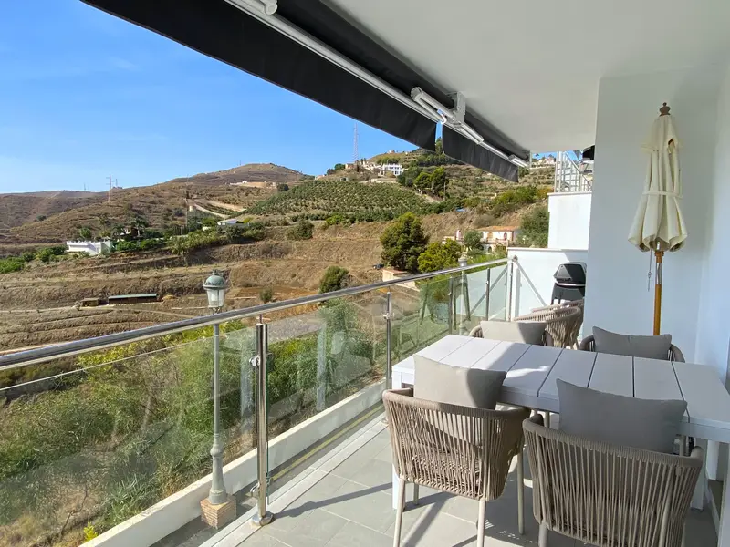 Apartamento 3 Dormitorios Nerja Piscina y Garaje