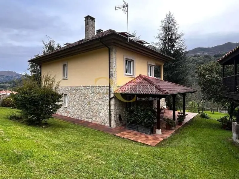 Chalet en Arriondas Asturias 280m2 5 dormitorios 3 baños