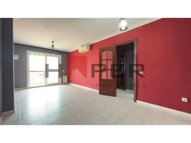 Piso en Venta El Prat de Llobregat 4 Dormitorios 1 Baño