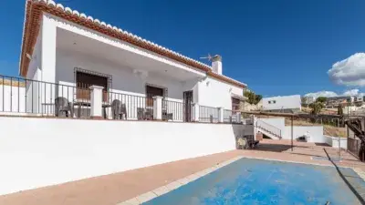 Chalet en Los Altos de La Zubia 3 dormitorios 2 baños piscina