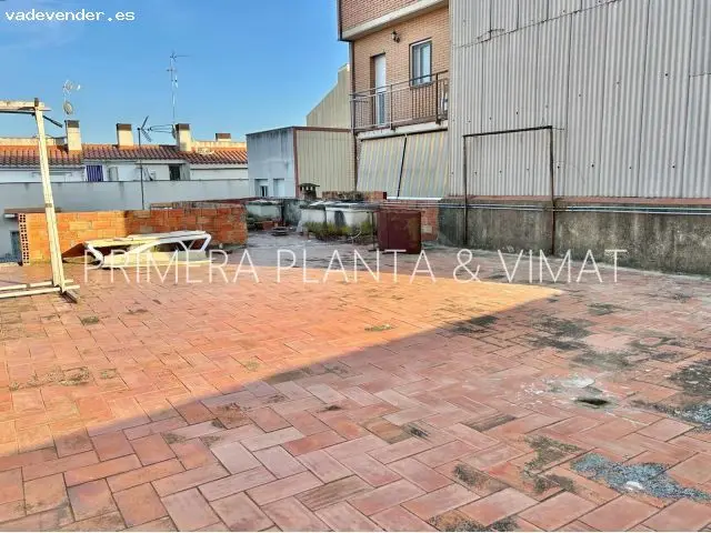 Piso en Mataro con 96m2 de Terraza para Reformar